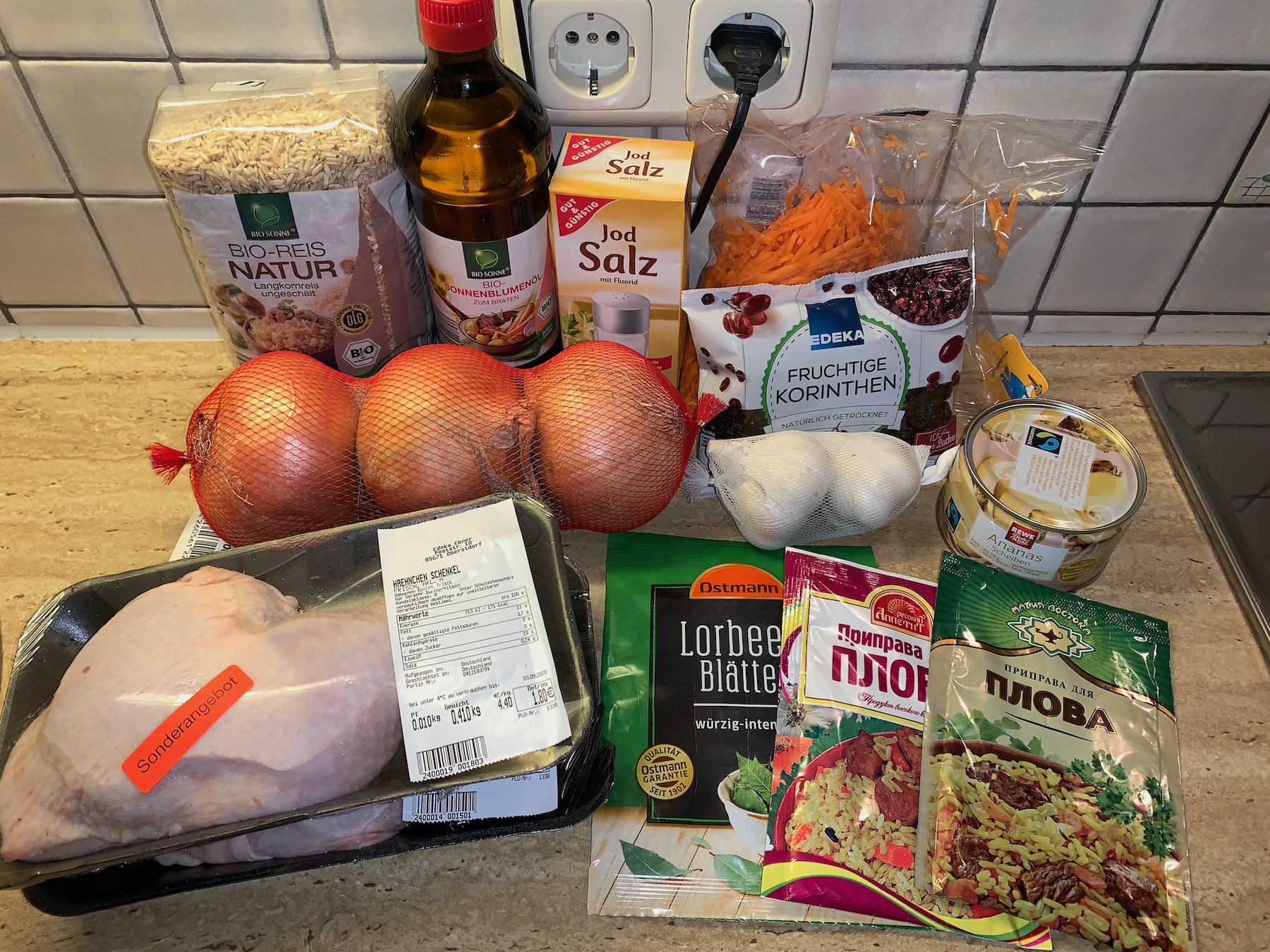 The ingredients required for cooking plov